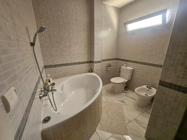 villa à louer à longchamps