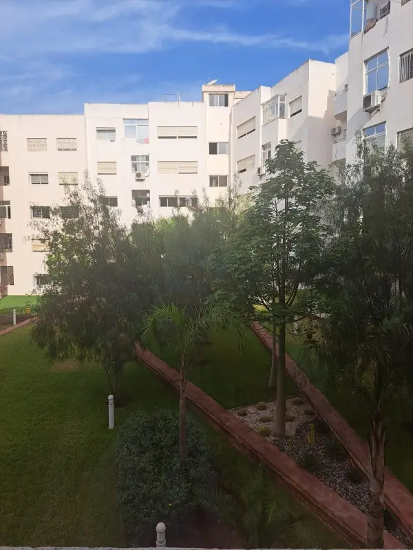 À LOUER – APPARTEMENT VIDE À CALIFORNIE