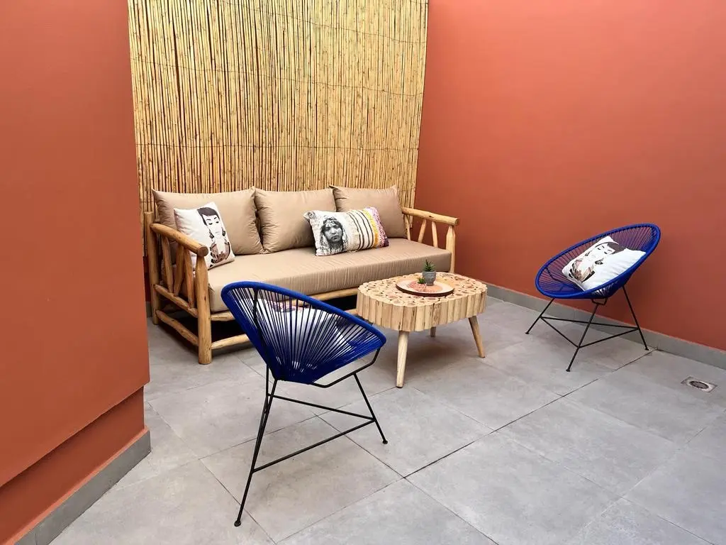 Tres beau studio meuble en loc. -oasis-
