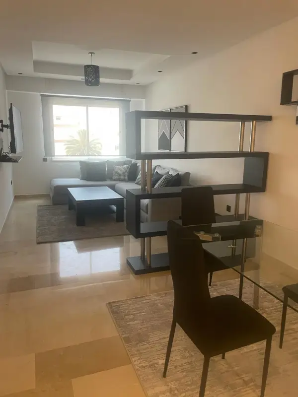 BEAU STUDIO MEUBLE EN LOCATION -LES PRINCESSES-