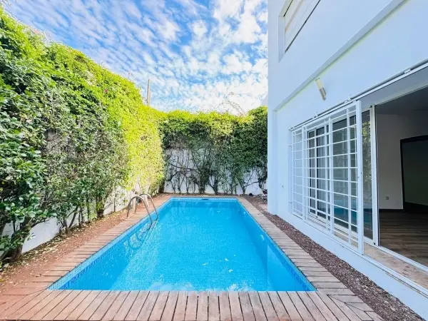 MAGNIFIQUE VILLA VIDE EN LOCATION AIN DIAB