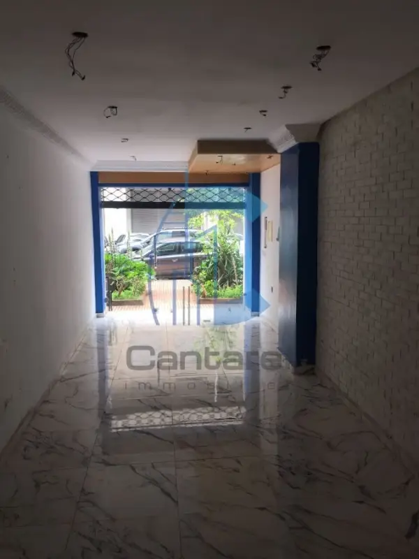 À louer – Local commercial deux niveaux – Gauthier