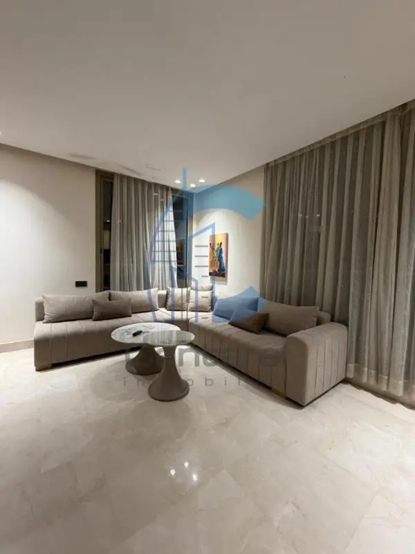 LOCATION MAGNIFIQUE STUDIO - les princesse