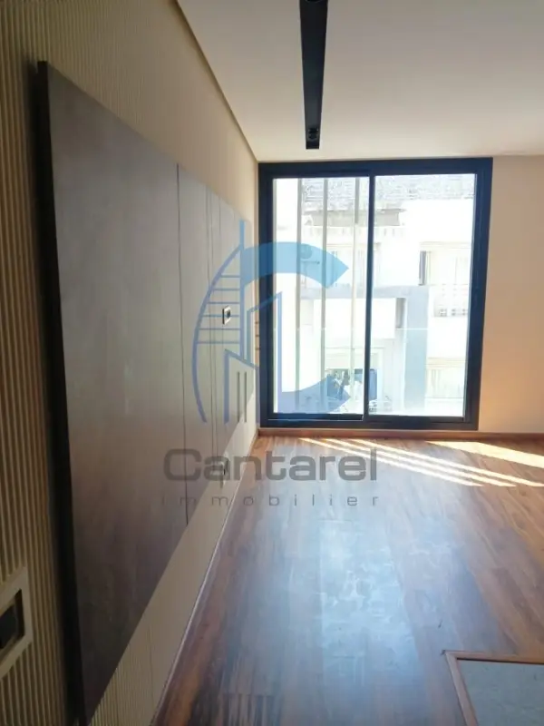 À vendre - F1 Lumineux en Façade – avec Parking & Ascenseur Voiture | Idéal Investissement – Bourgogne