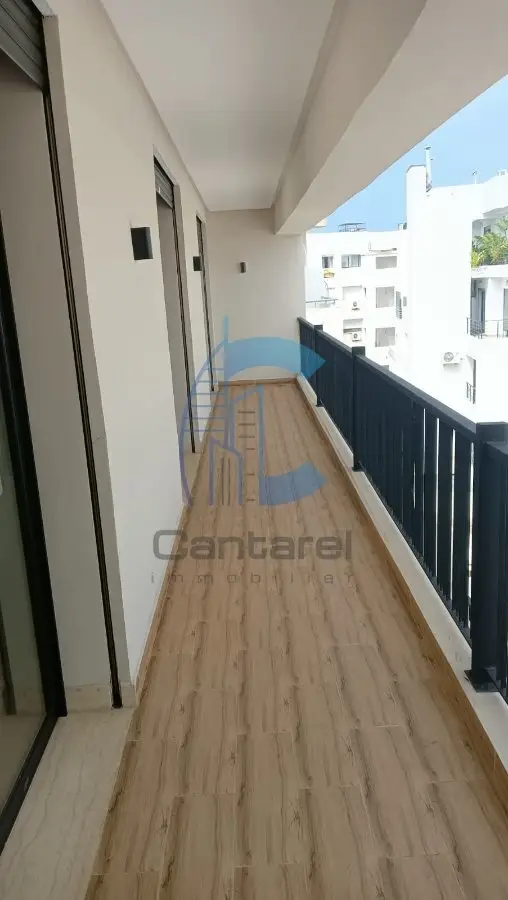 À Vendre – Studio avec Grande Terrasse – Quartier Bourgogne