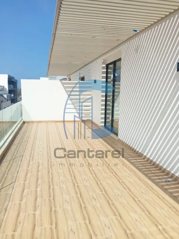 À Vendre – Studio sur Façade avec Grande Terrasse - Bourgogne