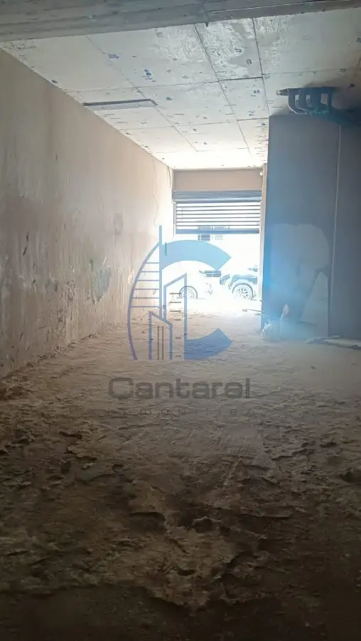 À Vendre – Opportunité Commerciale – Magasin en Façade, Proche Boulevard Tan-Tan, Bourgogne