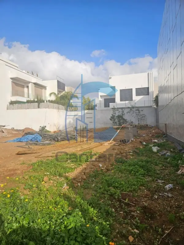 À vendre – Terrain jumelé de 363 m² – Bouskoura
