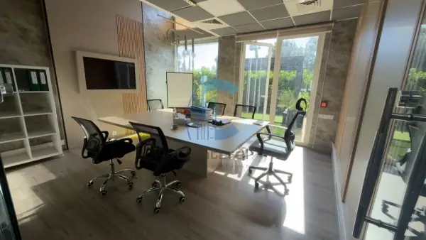 très beau bureau à louer paranfa