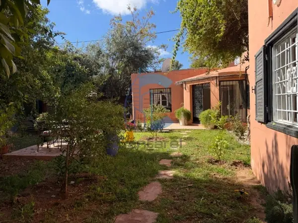 VILLA DE PLAIN-PIED 3 CHAMBRES MEUBLÉE AVEC JARDIN ET TERRASSE À LOUER - PALMERAIE MARRAKECH