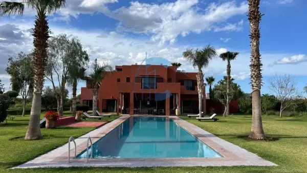 VILLA DE LUXE MEUBLÉE SUR 1 HECTARE AVEC PISCINE 26x6 M – ROUTE D’AMIZMIZ, MARRAKECH