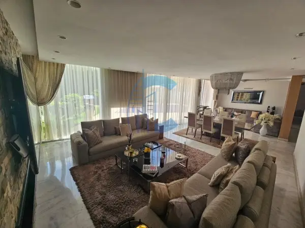 SOMPTUEUSE VILLA DE PRESTIGE À LOUER