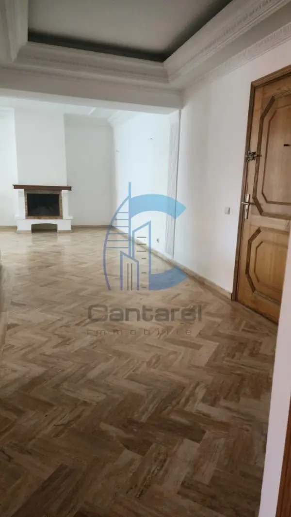 VENTE APPARTEMENT BIEN AGENCÉ À GHANDI