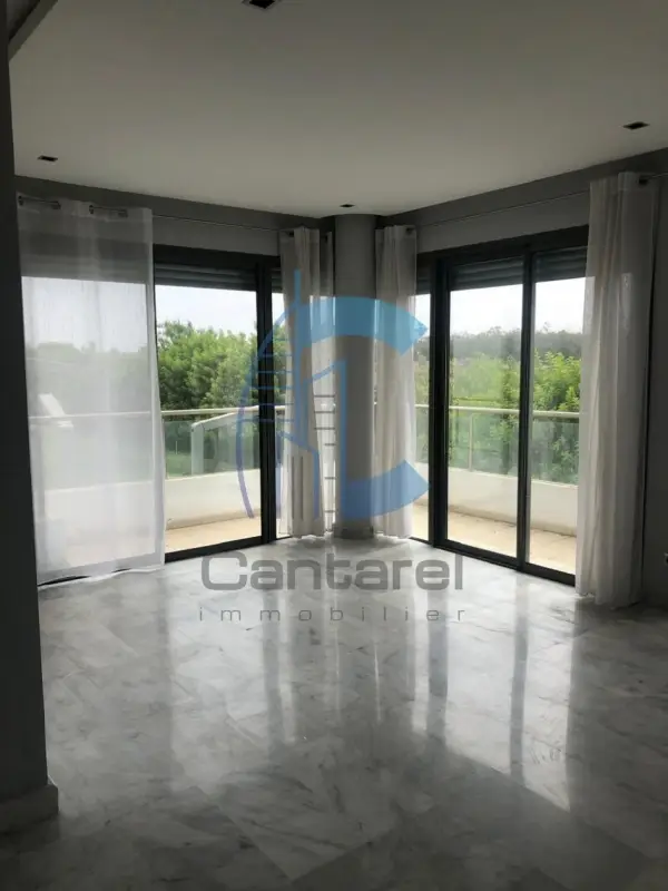 LOCATION SPACIEUX APPARTEMENT BOUSKOURA