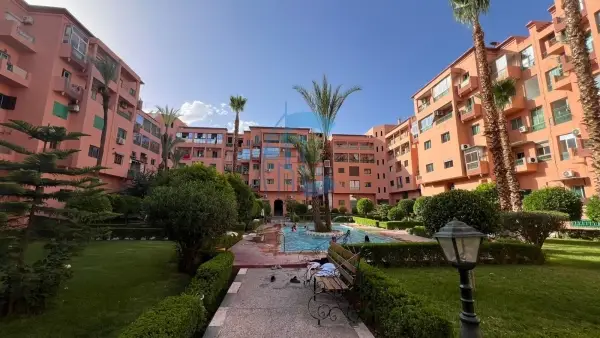 APPARTEMENT 2 CHAMBRES RÉNOVÉ MEUBLÉ AVEC BALCON ET VUE PISCINE À LOUER - SEMLALIA MARRAKECH
