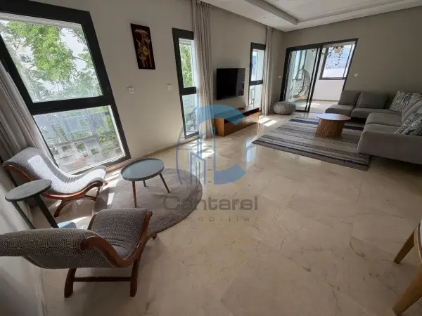 LOCATION LUMINEUX APPARTEMENT À -CFC-