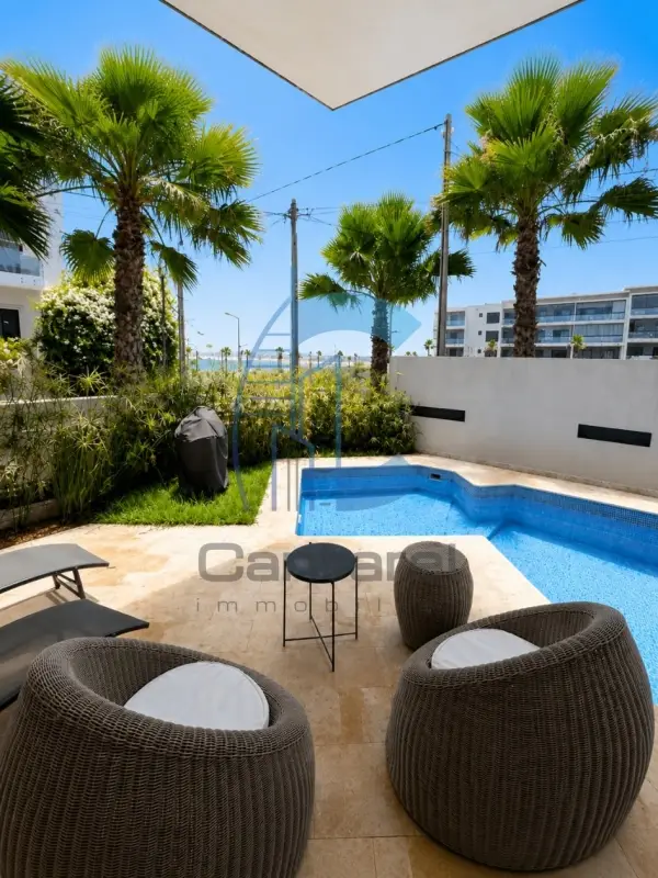 Dar Bouazza – À vendre – Villa d’angle avec vue mer – 6 chambres – 400 m² construits – Secteur Peninsula
