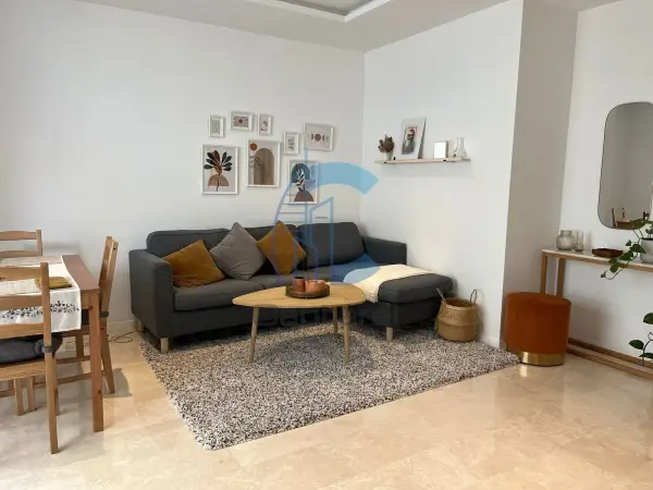 TRÈS BEAU STUDIO MEUBLE EN LOC -CFC-