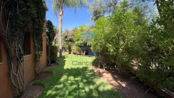 VILLA 4 CHAMBRES NON MEUBLÉE AVEC VUE PISCINE À VENDRE - ROUTE DE OUARZAZATE MARRAKECH