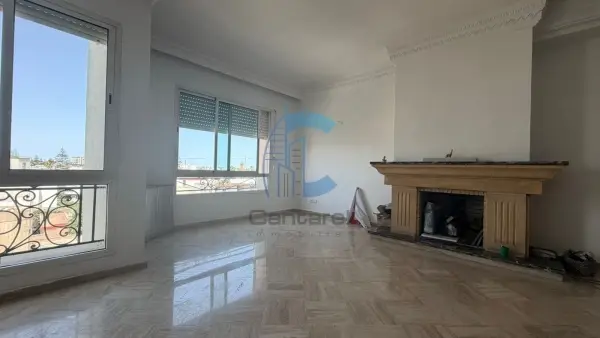 Triangle d'or-spacieux appt vide avec grand balcon