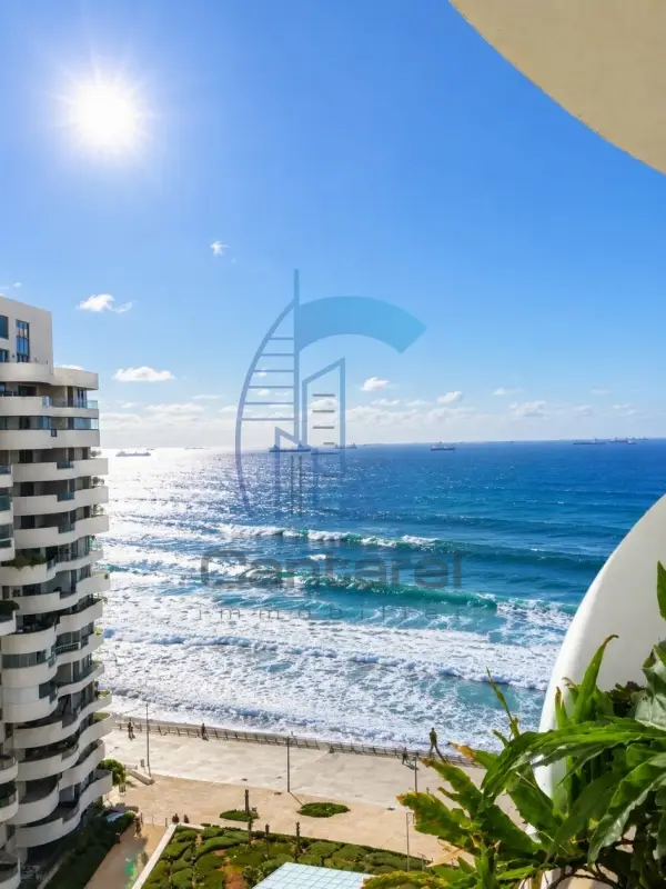 À VENDRE – LA MARINA | STUDIO AVEC VUE MER ET MOSQUÉE