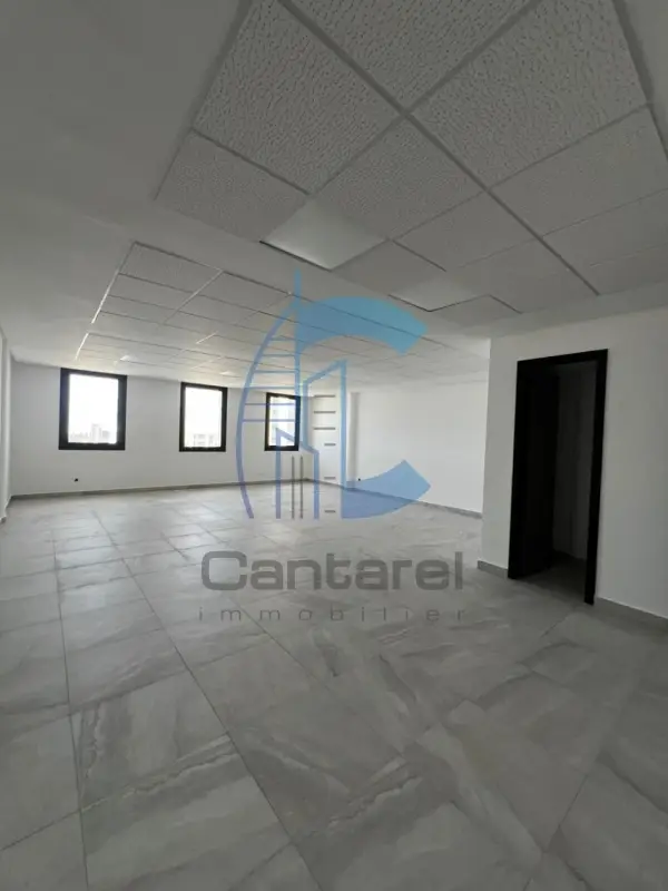 BUREAU À LOUER - CFC