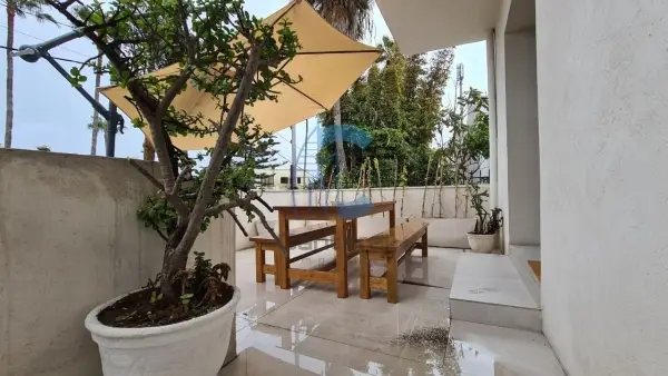 À LOUER - STUDIO MEUBLÈ AVEC TERASSE À AIN DIAB