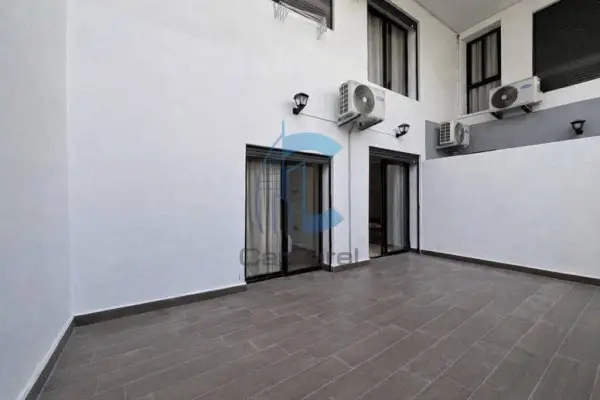 BEAU STUDIO MEUBLÉ AVEC TERRASSE - ABDELMOUMEN -