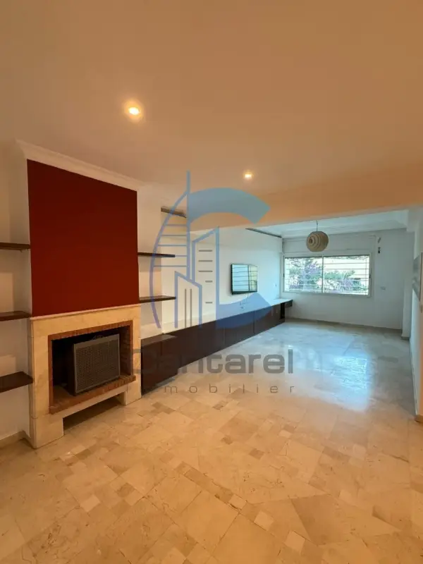 À LOUER – BEL APPARTEMENT VIDE À RACINE