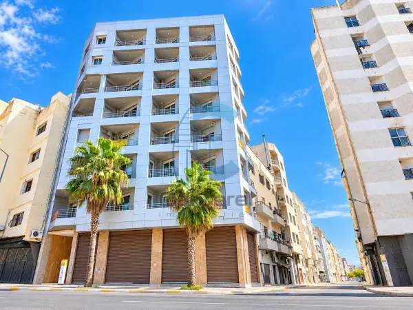 À LOUER – IMMEUBLE R+7 AVEC LOCAL COMMERCIAL À MAÂRIF